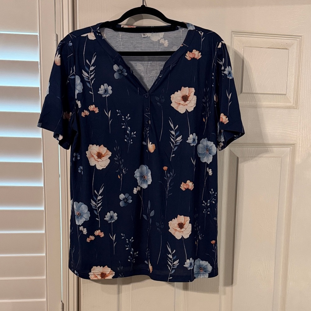 Floral Navy Women's Short Sleeve Top, never worn